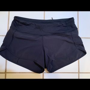 Lululemon Speed Up Shorts size 4 EUC 2.5”